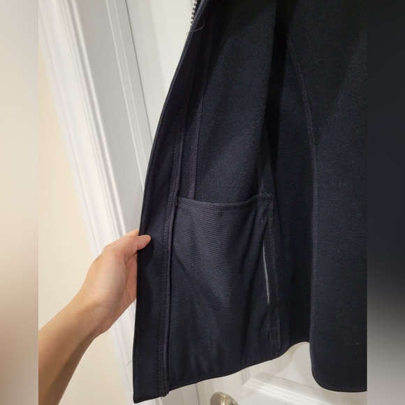 Fabletics Fitted Black Vest - Picture 4 of 6